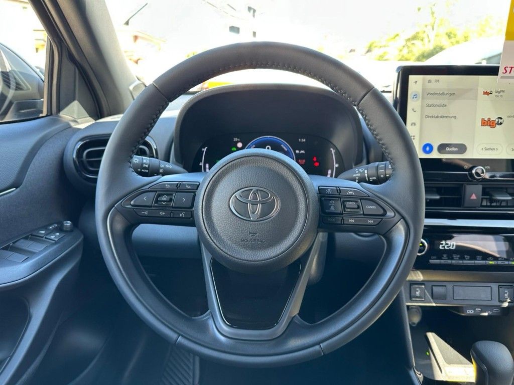 Foto 1 - Yaris Cross Hybrid 130 1.5 VVT-i Teamplayer (XPB1), Mysticschwarz Mica